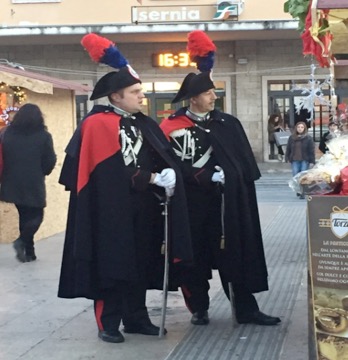 Pattuglie a piedi durante le festività natalizie, anche con l’uniforme storica a Isernia