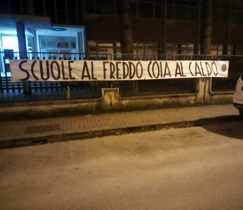 Isernia, striscione del Blocco Studentesco: 'Scuole al freddo, Coia al caldo'