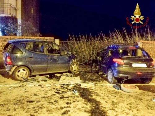 Termoli - auto quasi completamente distrutte per incidente stradale a Rio-Vivo Marinelle