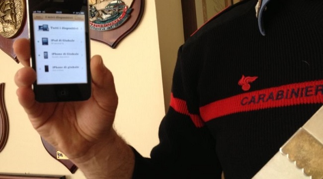 controllo Carabinieri smartphone