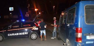 foto Carabinieri e immigrati