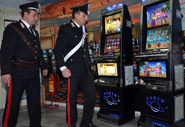 controlli Carabinieri slot vlt