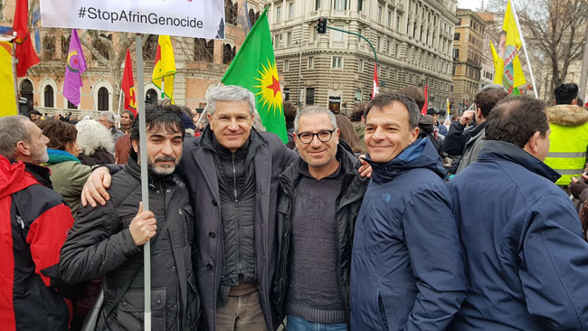 Manifestazione a Roma per il popolo curdo