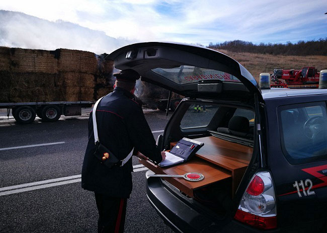 Civitanova del Sannio fuoco autoarticolato pronto intervento Carabinieri