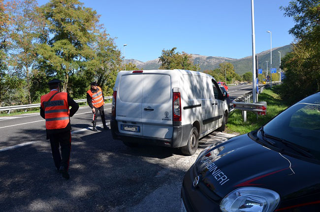 controllo furgone Carabinieri