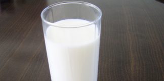 latte bicchiere