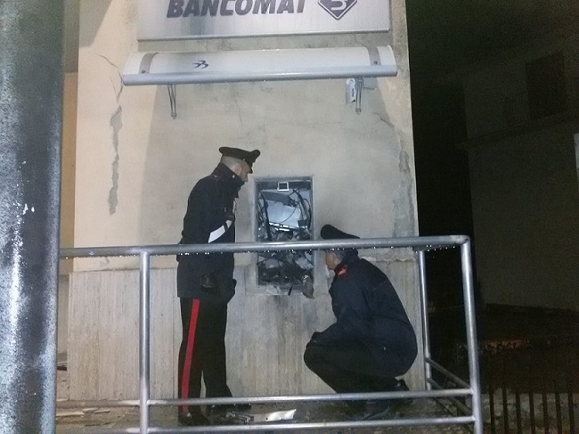 carabinieri sportello bancomat