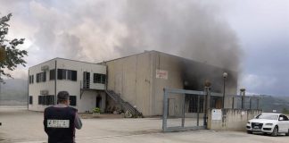 Agnone incendio attività commerciale