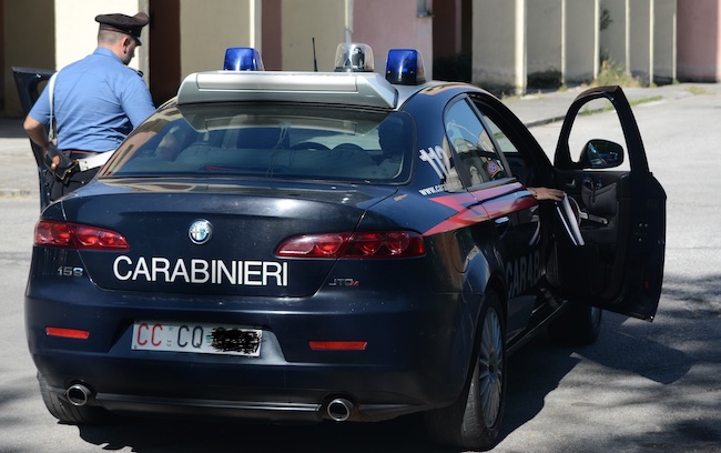 autovettura carabinieri
