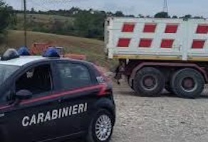 carabinieri autocarro