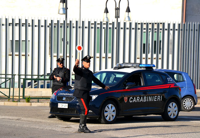 carabinieri posto di blocco