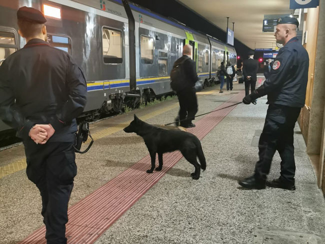 foto unità cinofila treni