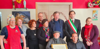 il centenario MichelIngratta con parte della famiglia ed il sindaco di Agnone 21-112019