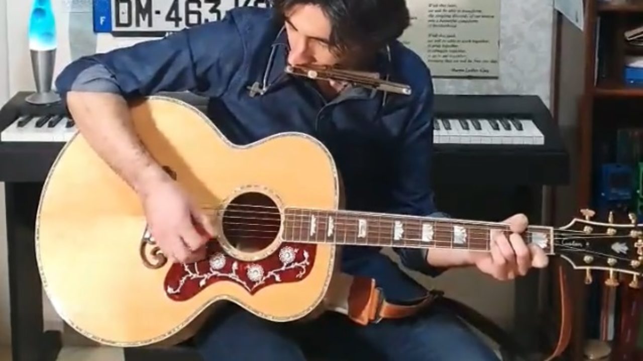 Auguri Di Natale John Lennon.Imagine Gli Auguri Di Buon Natale Del Cantautore Luigi Farinaccio