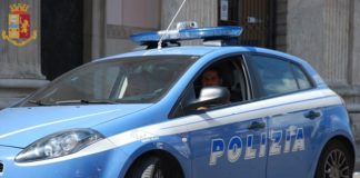 Polizia macchina auto