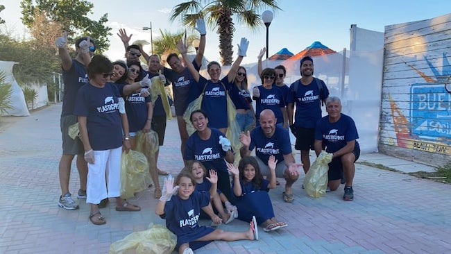 gruppo volontari plastic free