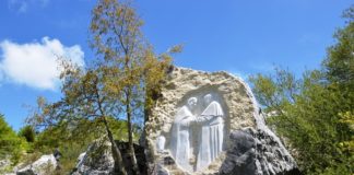 capracotta scultura incontro-immaginario papa francesco celestino v