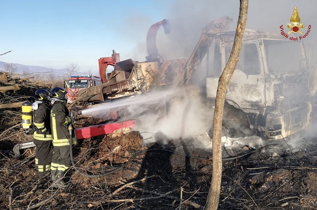 isernia incendio macchina agricola