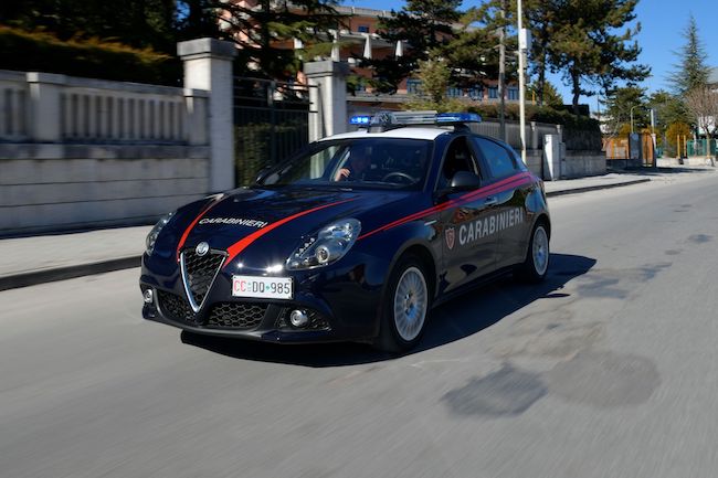 alfa giulietta carabinieri