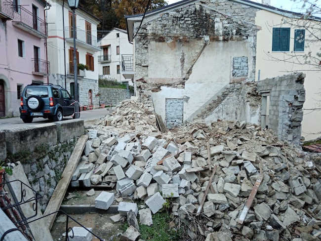 casa villacanale demolizione agnone