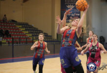 amatori appoggia canestro