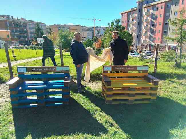 panchine non ostili