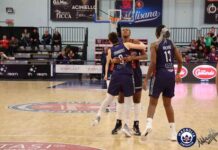 trimboli abbraccia perry