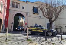 auto guardia di finanza