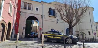 auto guardia di finanza