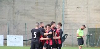 Polisportiva Kalena 1924-Torremaggiore 5-3: il successo non evita i playout kalena esulta dopo gol