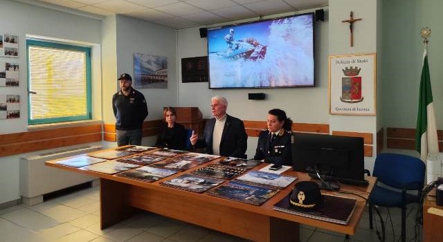 Questura di Isernia, presentato il calendario 2024 della Polizia di Stato