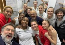 gruppo rossoblù festeggia il quarto postodi fine regular season