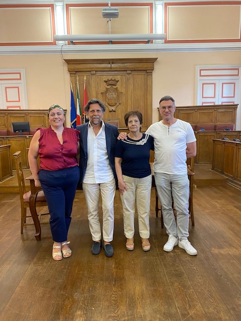 assessore marcheggiani con direttivo consulta