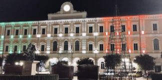 facciata palazzo san giorgio tricolore