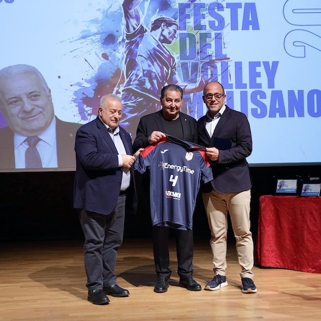 putilano omaggia de giorgi