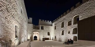 castello monforte illuminato