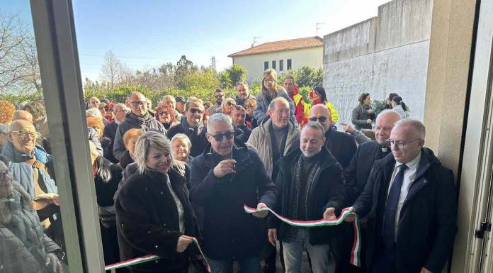Riapre il Centro Anziani di Difesa Grande: un nuovo spazio di comunità per il quartiere taglio nastro centro anziani termoli