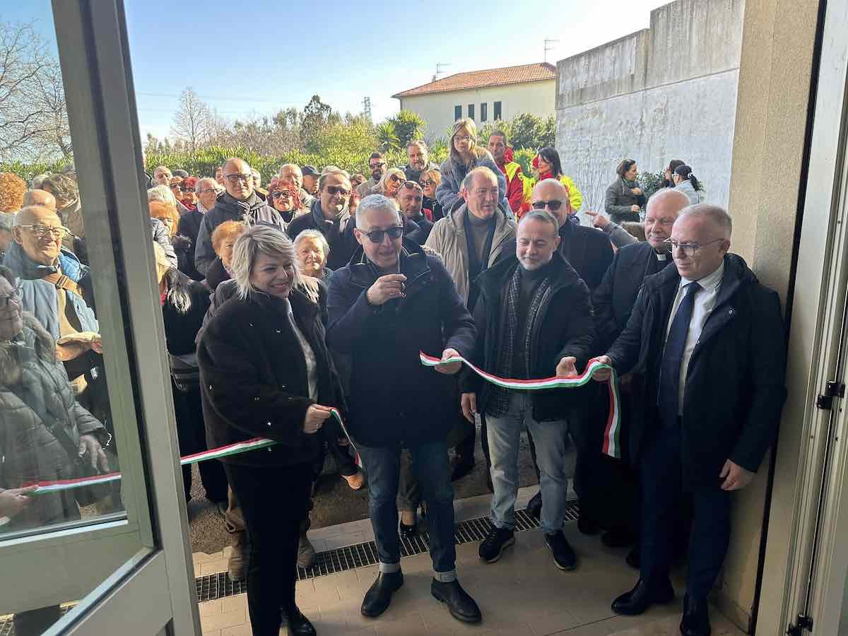 taglio nastro centro anziani termoli