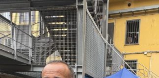 Il Molise consegna una campana a Carlo Conti, lui fa partire i rintocchi