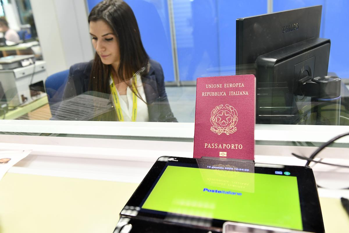 poste italiane polis passaporti