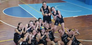 magnolia con mascotte pikachu pokemon