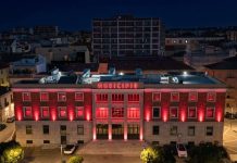 Termoli illumina il Municipio per la Giornata Sclerosi Multipla comune termoli illuminato rosso