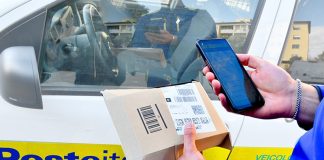 Poste Italiane, boom di consegne in Molise portalettere in consegna