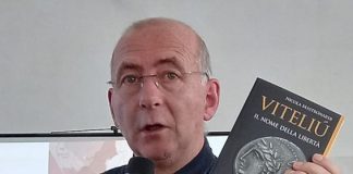 Nicola Mastronardi premiato a Tiriolo: riconoscimento alla “Festa dell’Istmo Prima Italia” scrittore nicola mastronardi