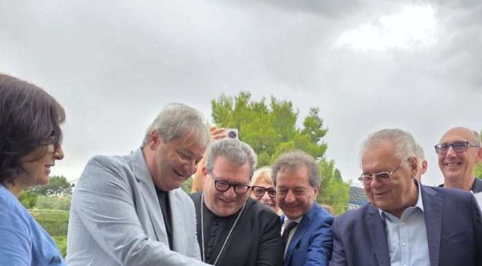 Larino inaugura la Casa della Comunità e l’Ospedale di Comunità taglio nastro larino casa della comunità