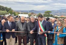 Fiera d’Ottobre di Larino, Roberti: “L’olio molisano è identità, lavoro e futuro dei territori” taglio nastro fiera larino